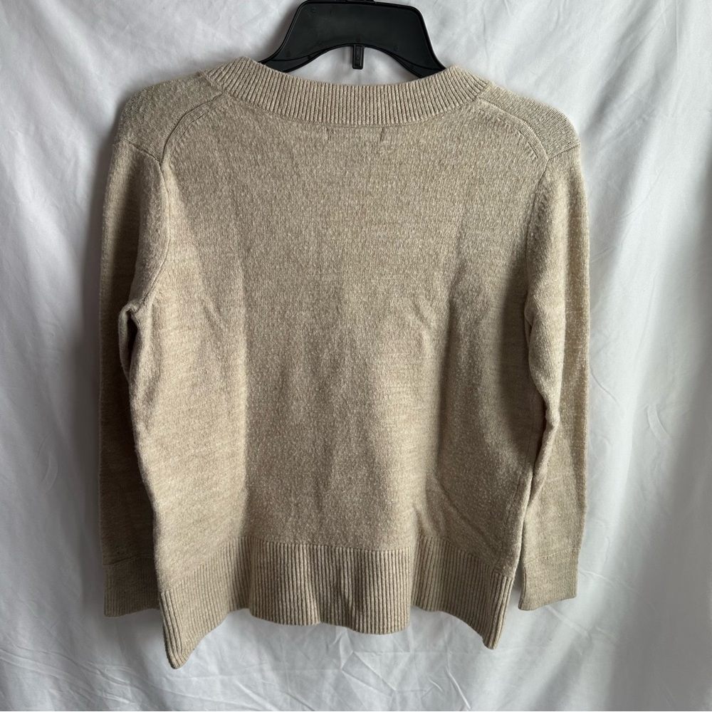 Banana Republic Cream Colored V-Neck Sweater Size S - Picture 3 of 3